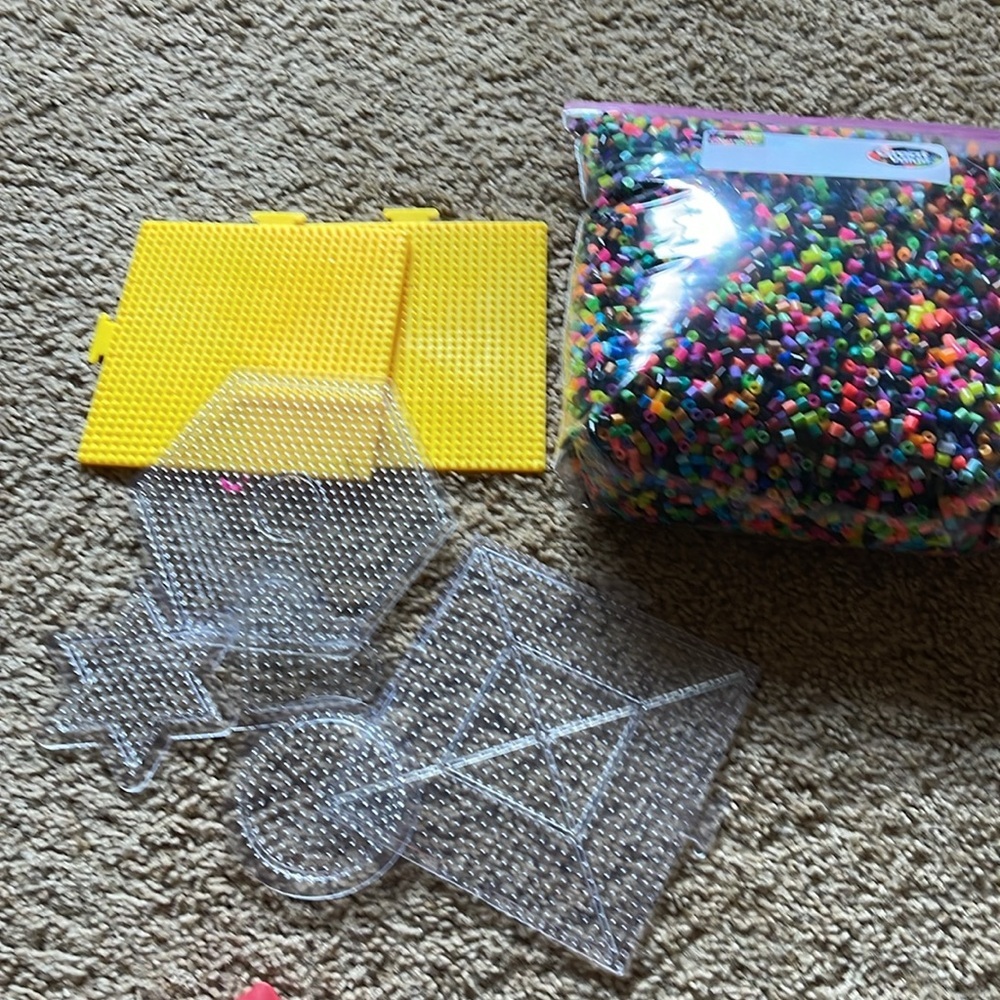 Colorful Beadcraft Kit with Patterns - Picture 3 of 5